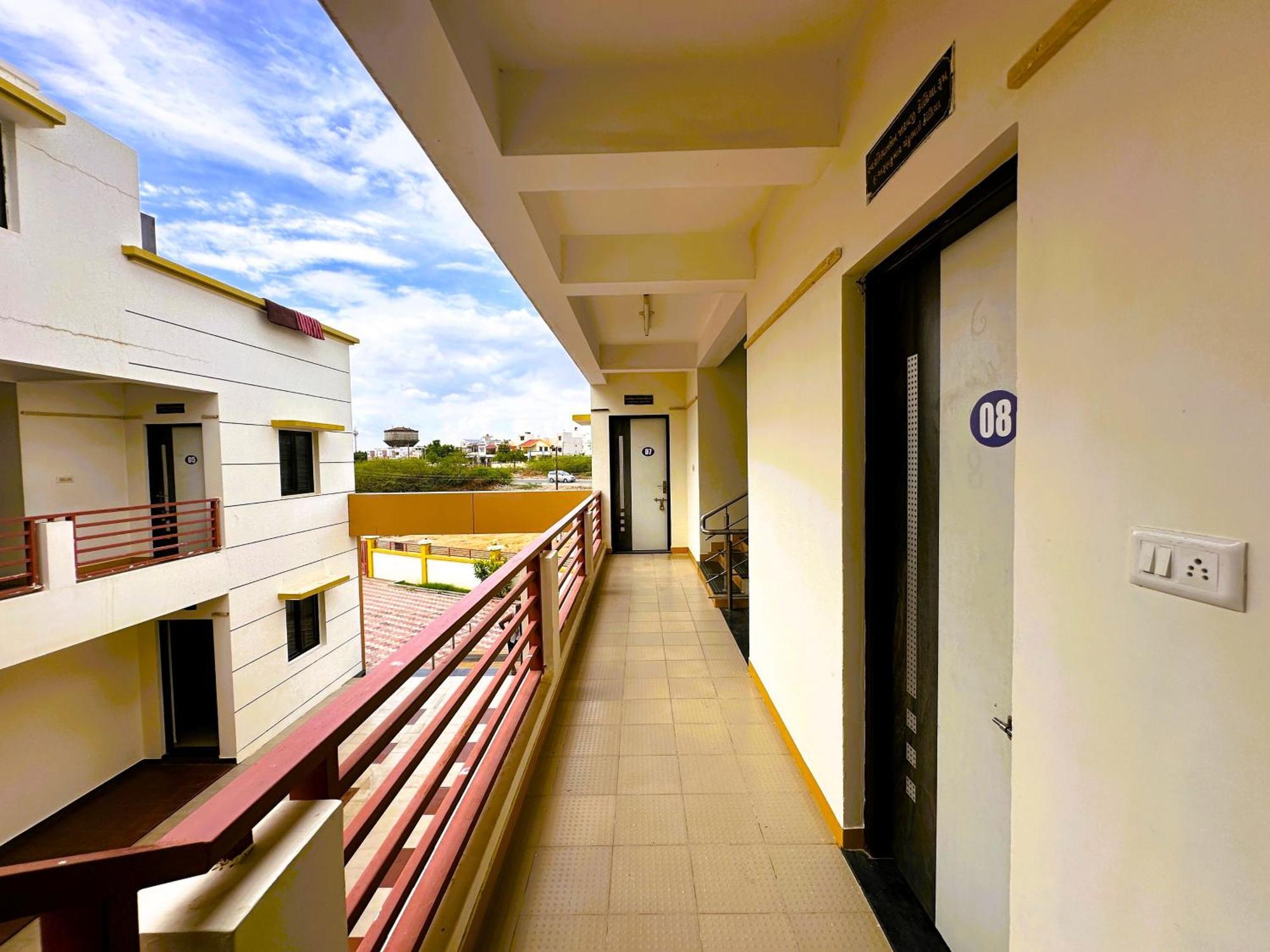 Ranjan Vadi Hotel Bhuj Bagian luar foto