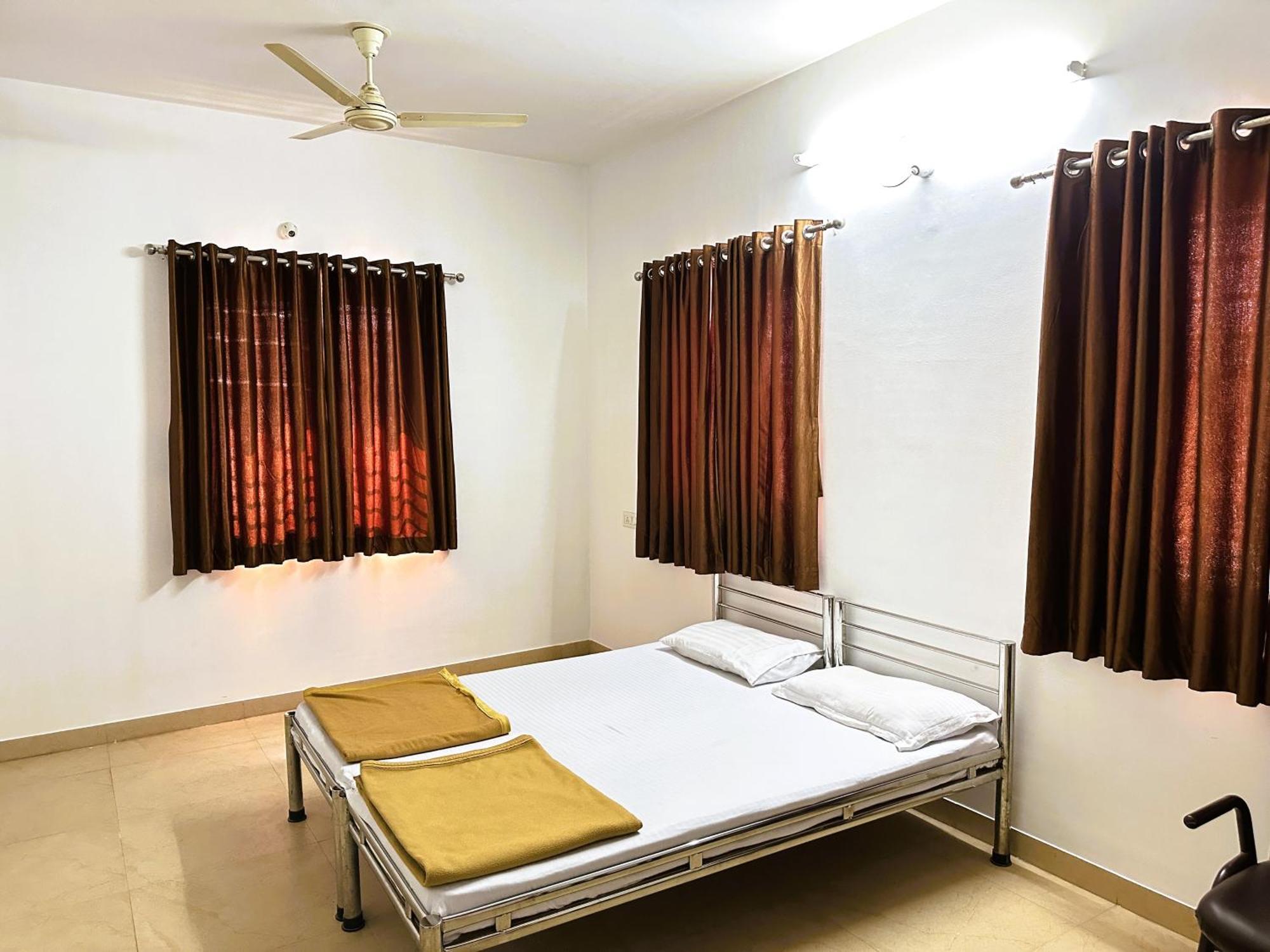 Ranjan Vadi Hotel Bhuj Bagian luar foto