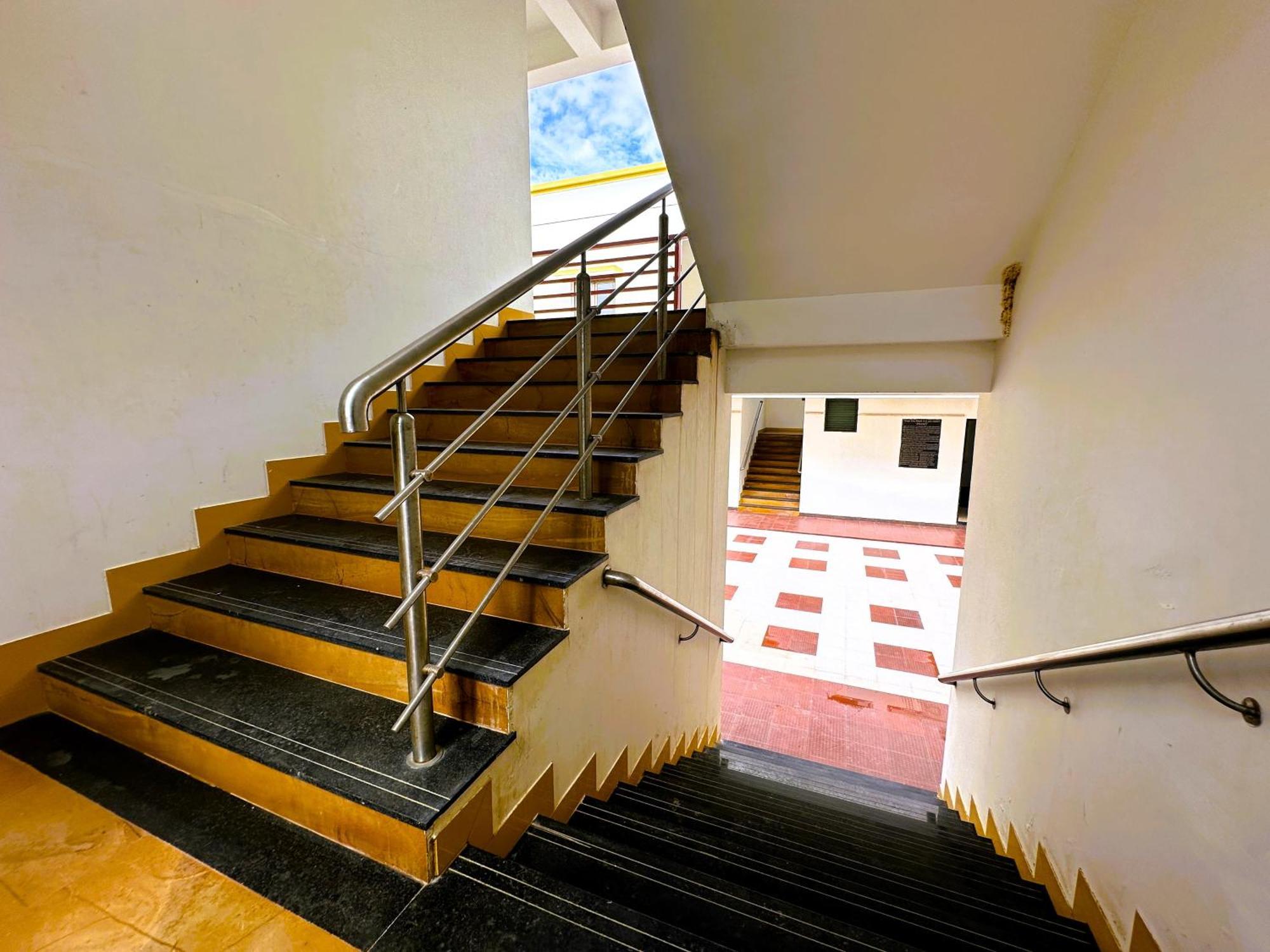 Ranjan Vadi Hotel Bhuj Bagian luar foto
