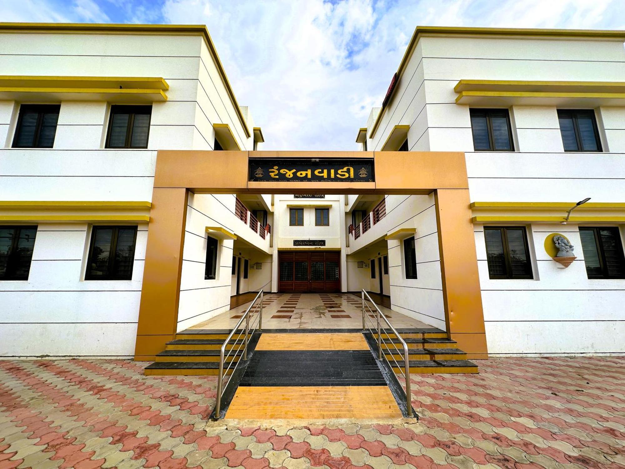 Ranjan Vadi Hotel Bhuj Bagian luar foto