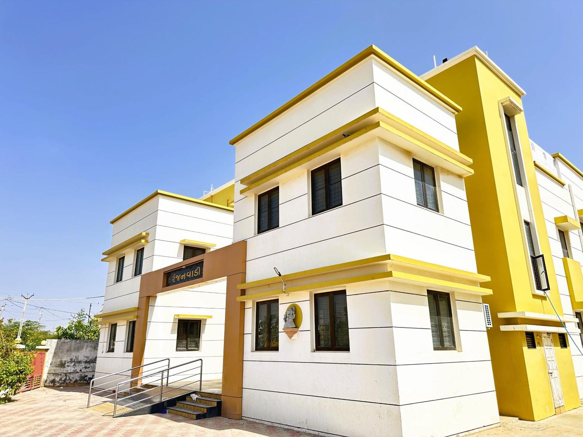 Ranjan Vadi Hotel Bhuj Bagian luar foto