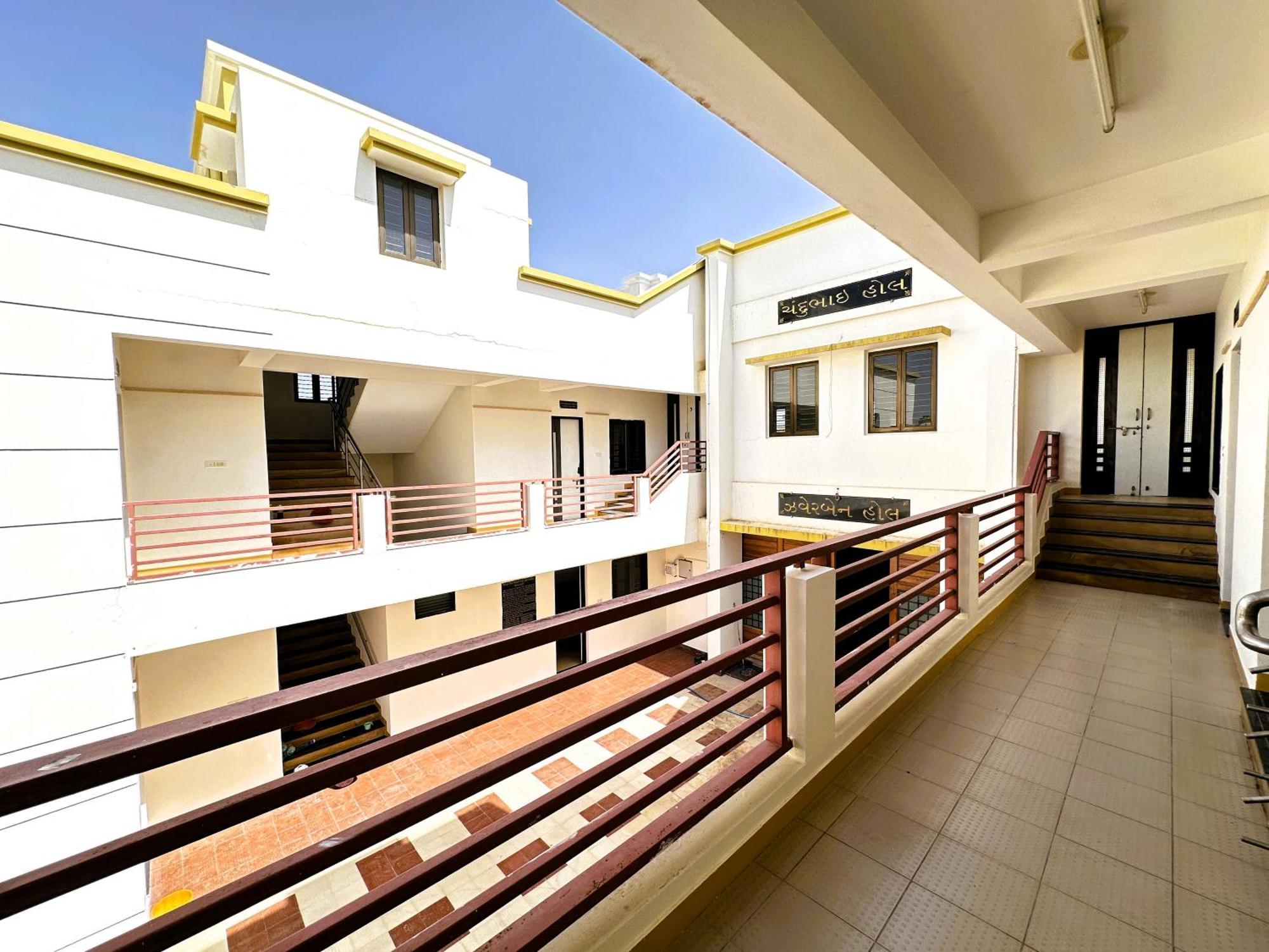 Ranjan Vadi Hotel Bhuj Bagian luar foto
