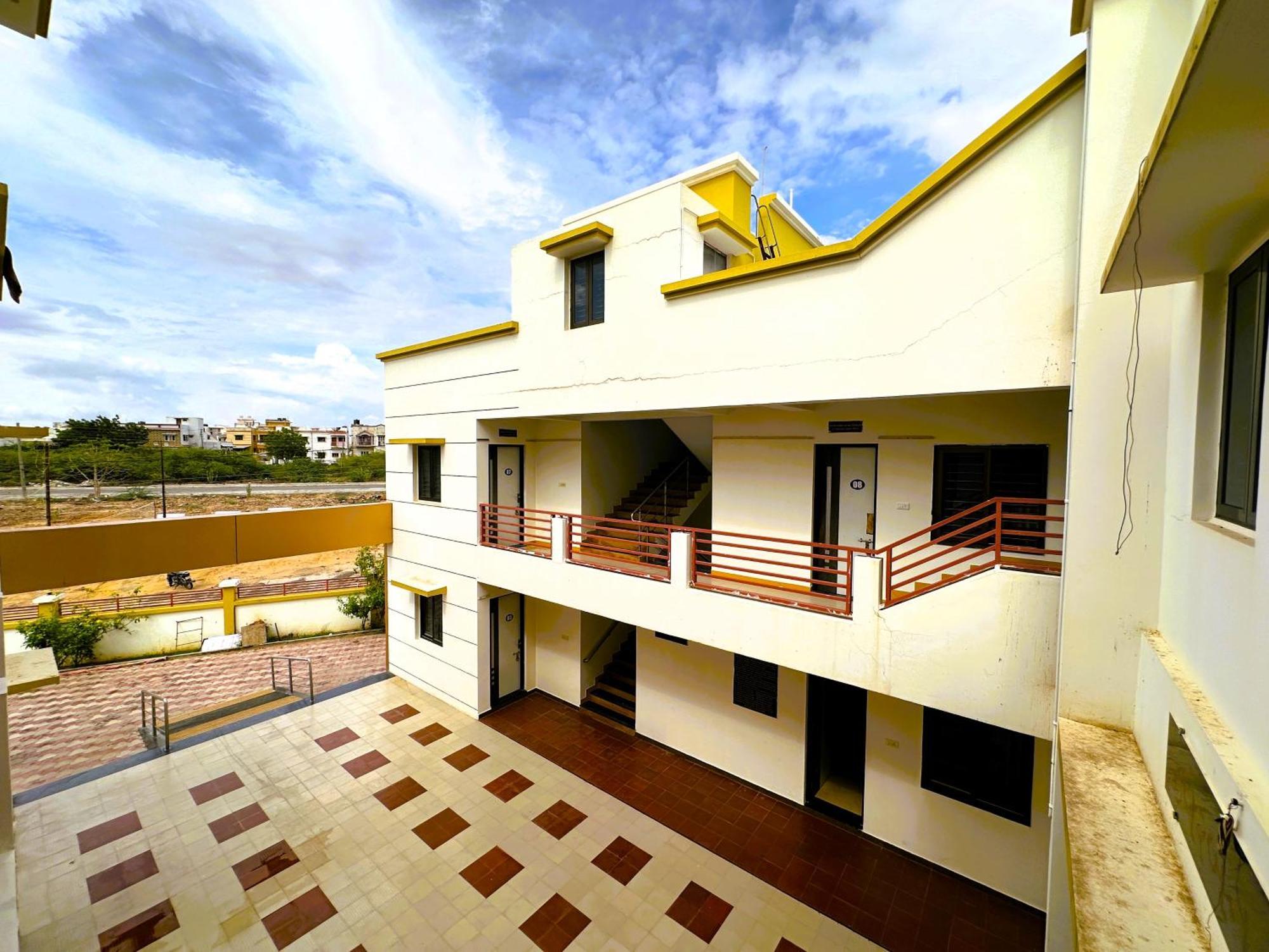 Ranjan Vadi Hotel Bhuj Bagian luar foto