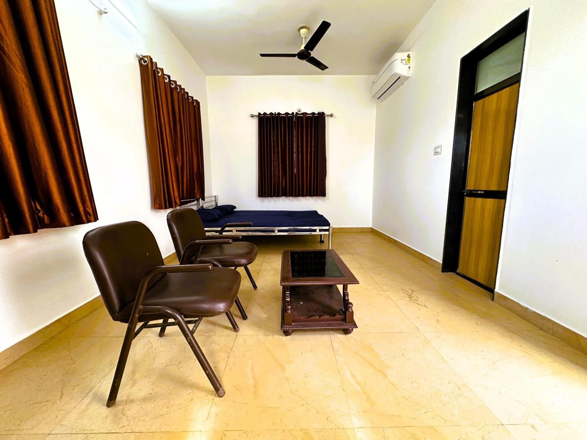 Ranjan Vadi Hotel Bhuj Bagian luar foto