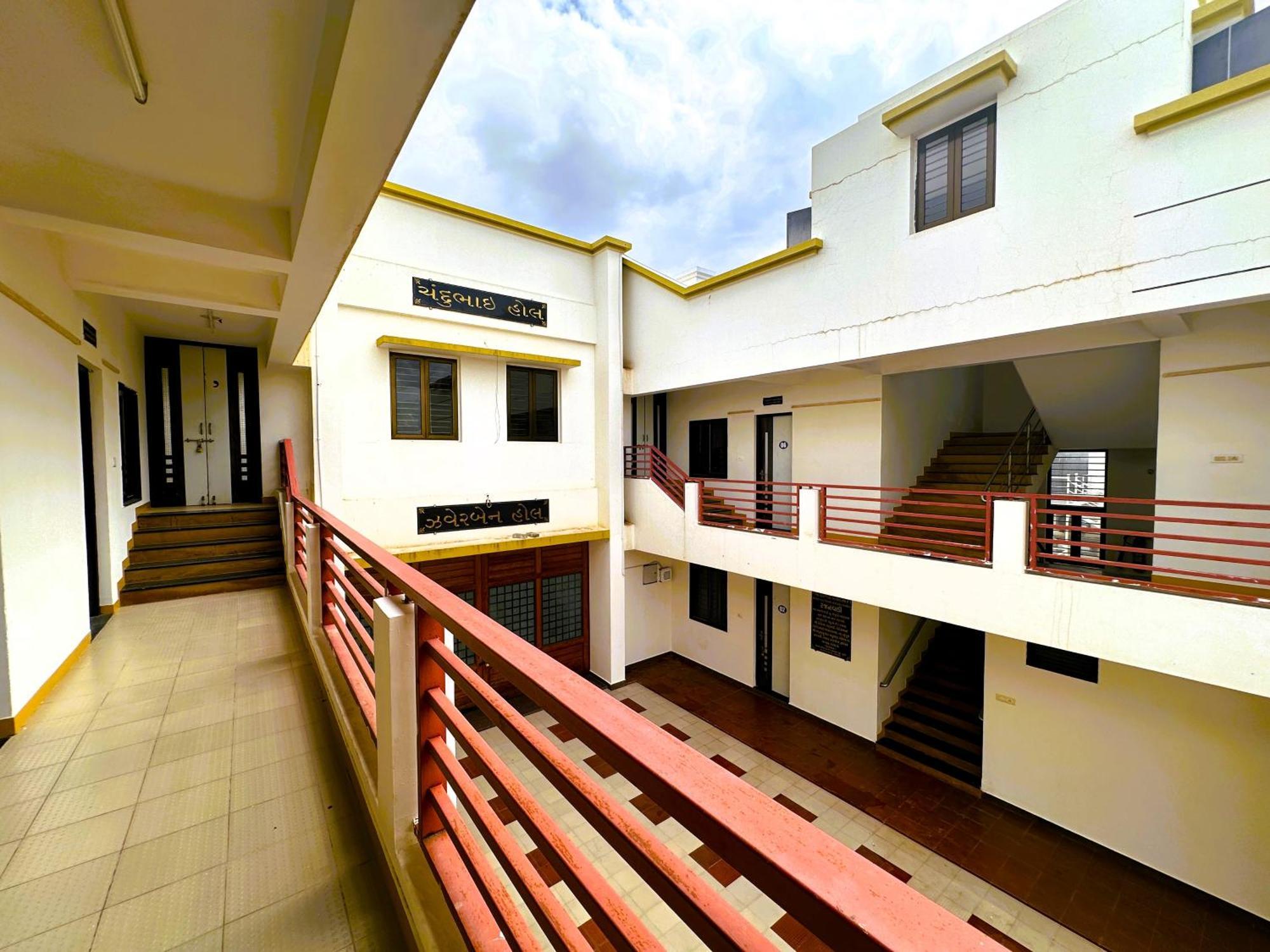 Ranjan Vadi Hotel Bhuj Bagian luar foto